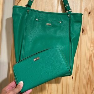 Jewel by Thirty One Kelly Green Bag and Wallett